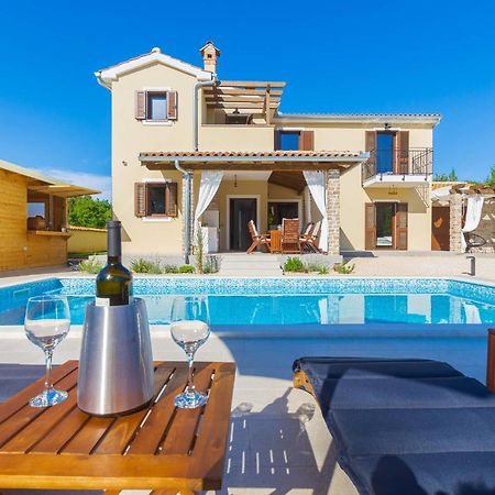 Villa David - Luxurious Secluded Villa With A Heated Pool Butkovići Exteriér fotografie