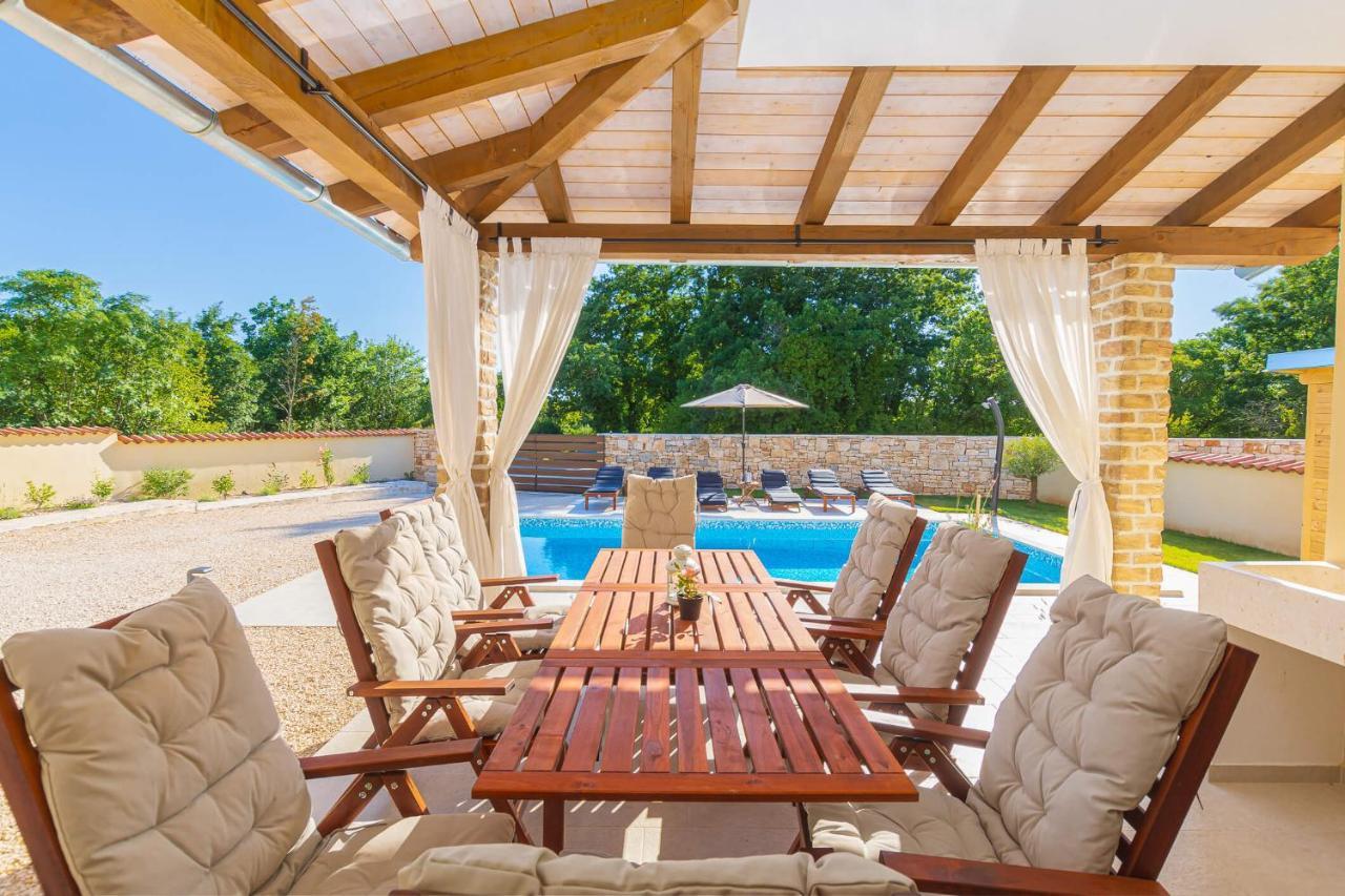 Villa David - Luxurious Secluded Villa With A Heated Pool Butkovići Exteriér fotografie