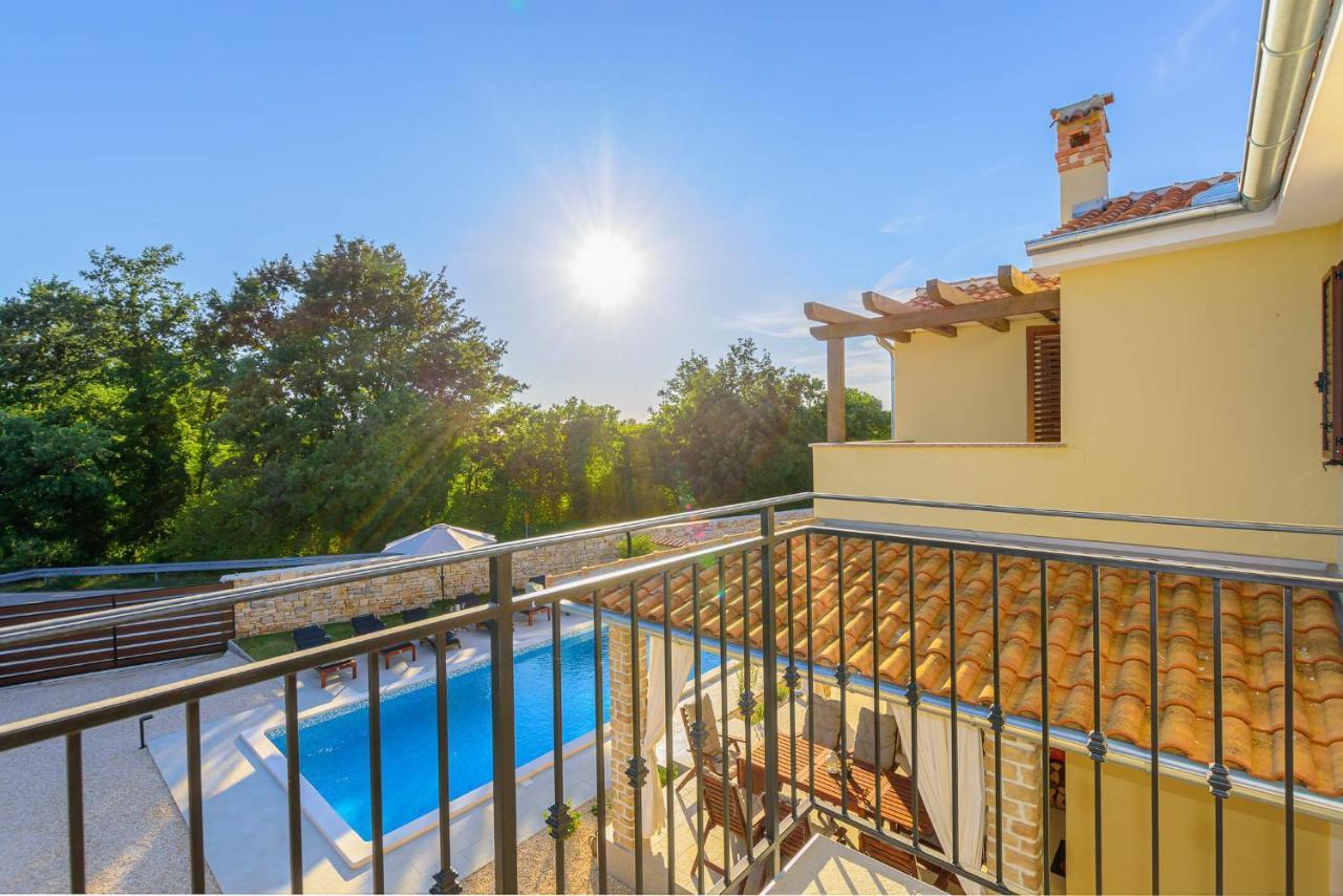 Villa David - Luxurious Secluded Villa With A Heated Pool Butkovići Exteriér fotografie