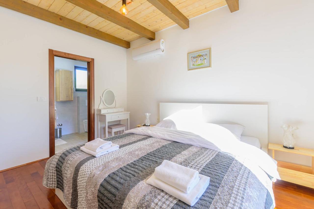 Villa David - Luxurious Secluded Villa With A Heated Pool Butkovići Exteriér fotografie