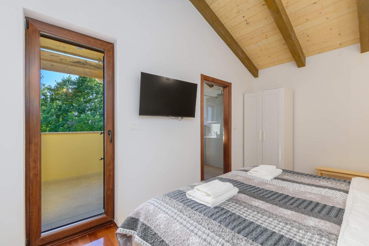 Villa David - Luxurious Secluded Villa With A Heated Pool Butkovići Exteriér fotografie