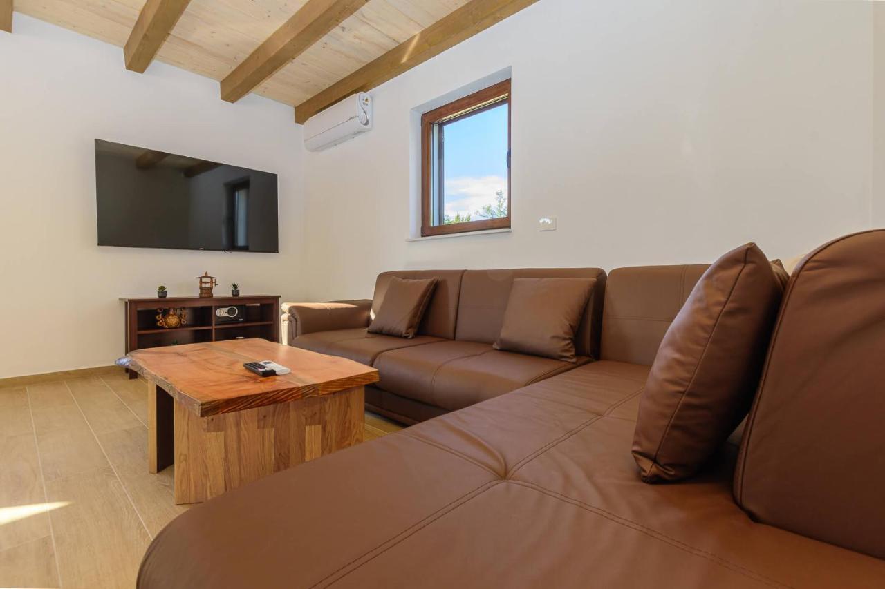 Villa David - Luxurious Secluded Villa With A Heated Pool Butkovići Exteriér fotografie