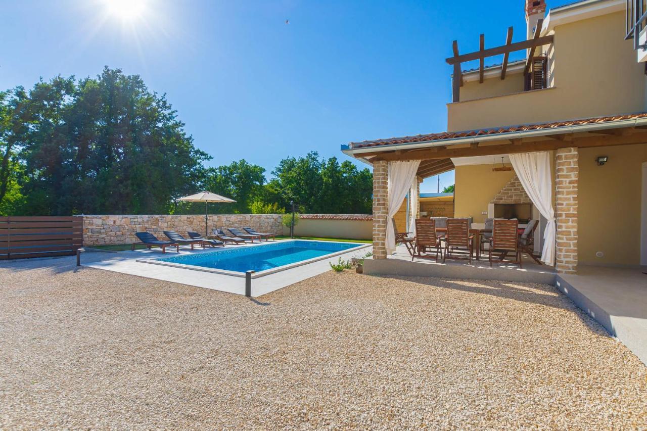 Villa David - Luxurious Secluded Villa With A Heated Pool Butkovići Exteriér fotografie